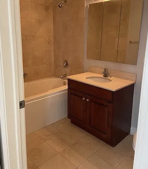 201 N Westshore Drive 1803 Property Photo 12