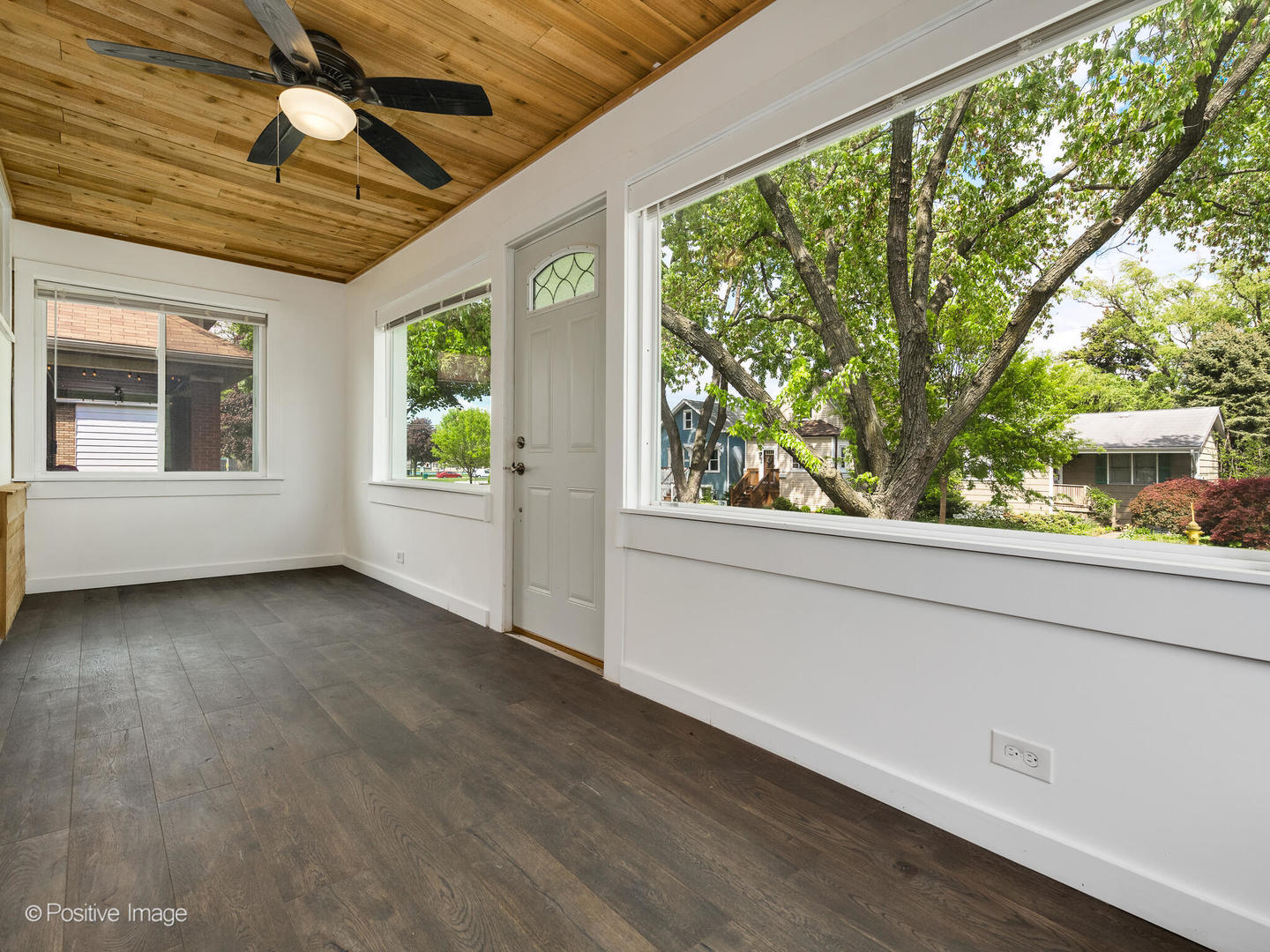 827 Thomas Avenue Property Photo 3