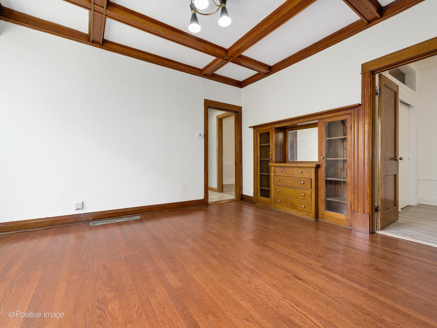 827 Thomas Avenue Property Photo 6