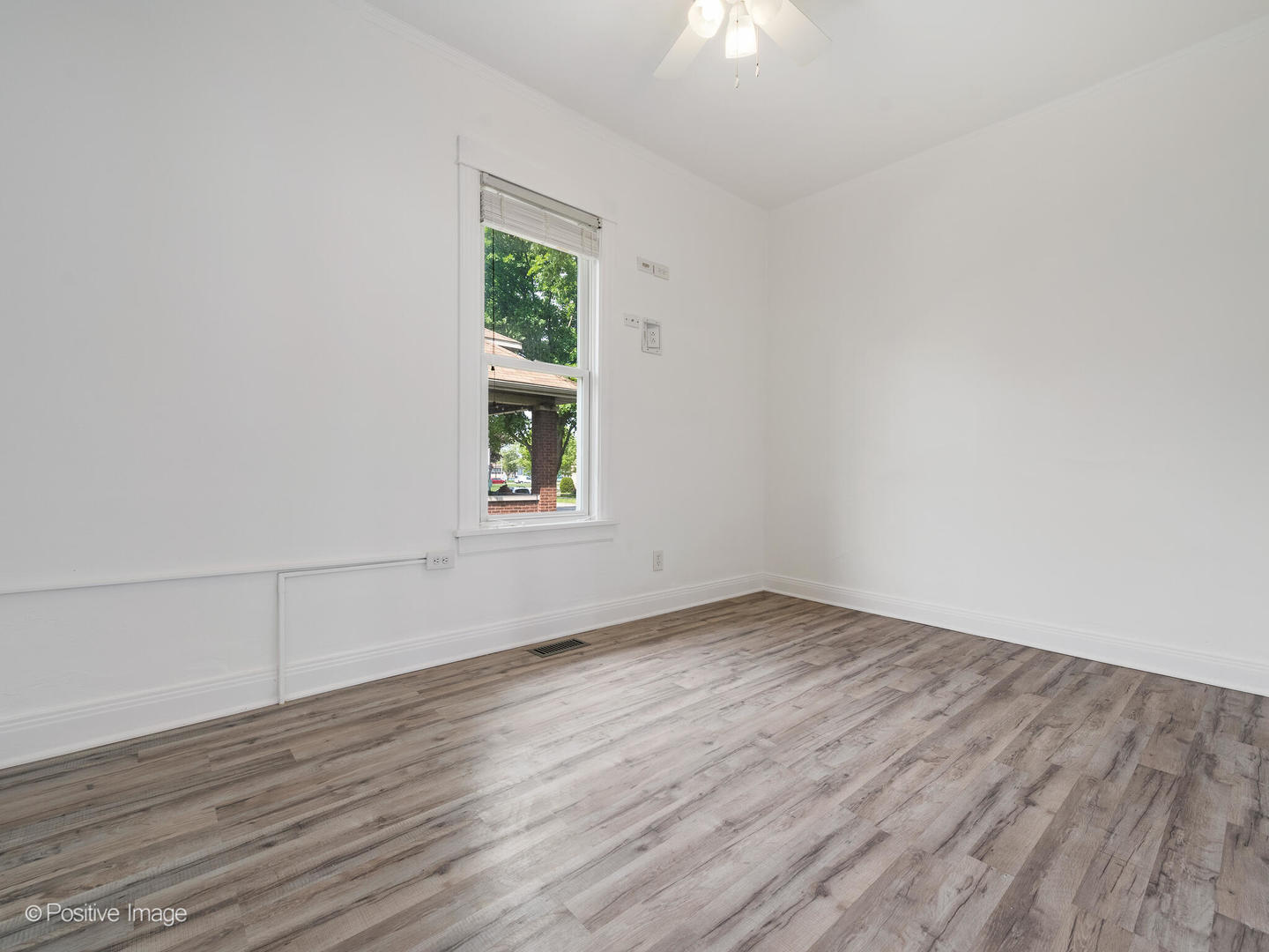 827 Thomas Avenue Property Photo 14