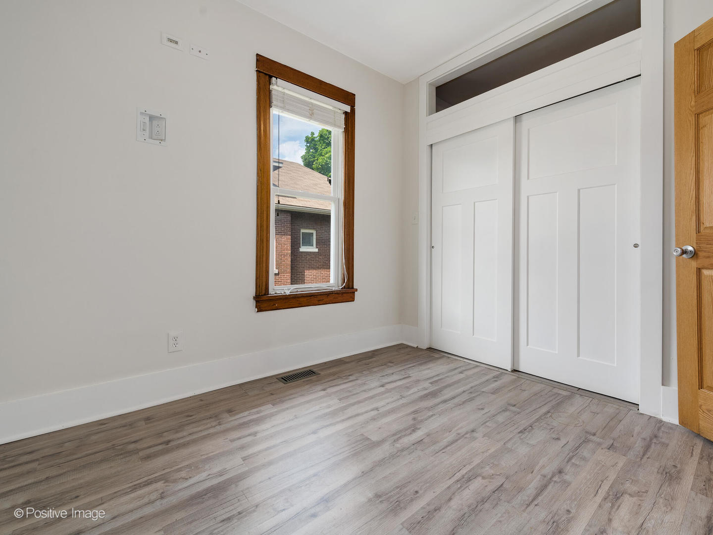 827 Thomas Avenue Property Photo 16