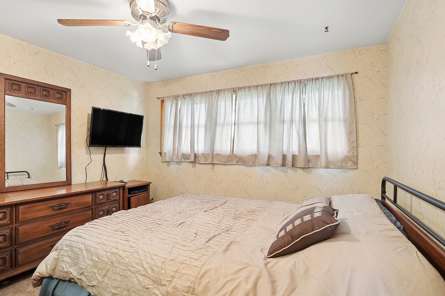 205 W 29th Street Property Photo 8