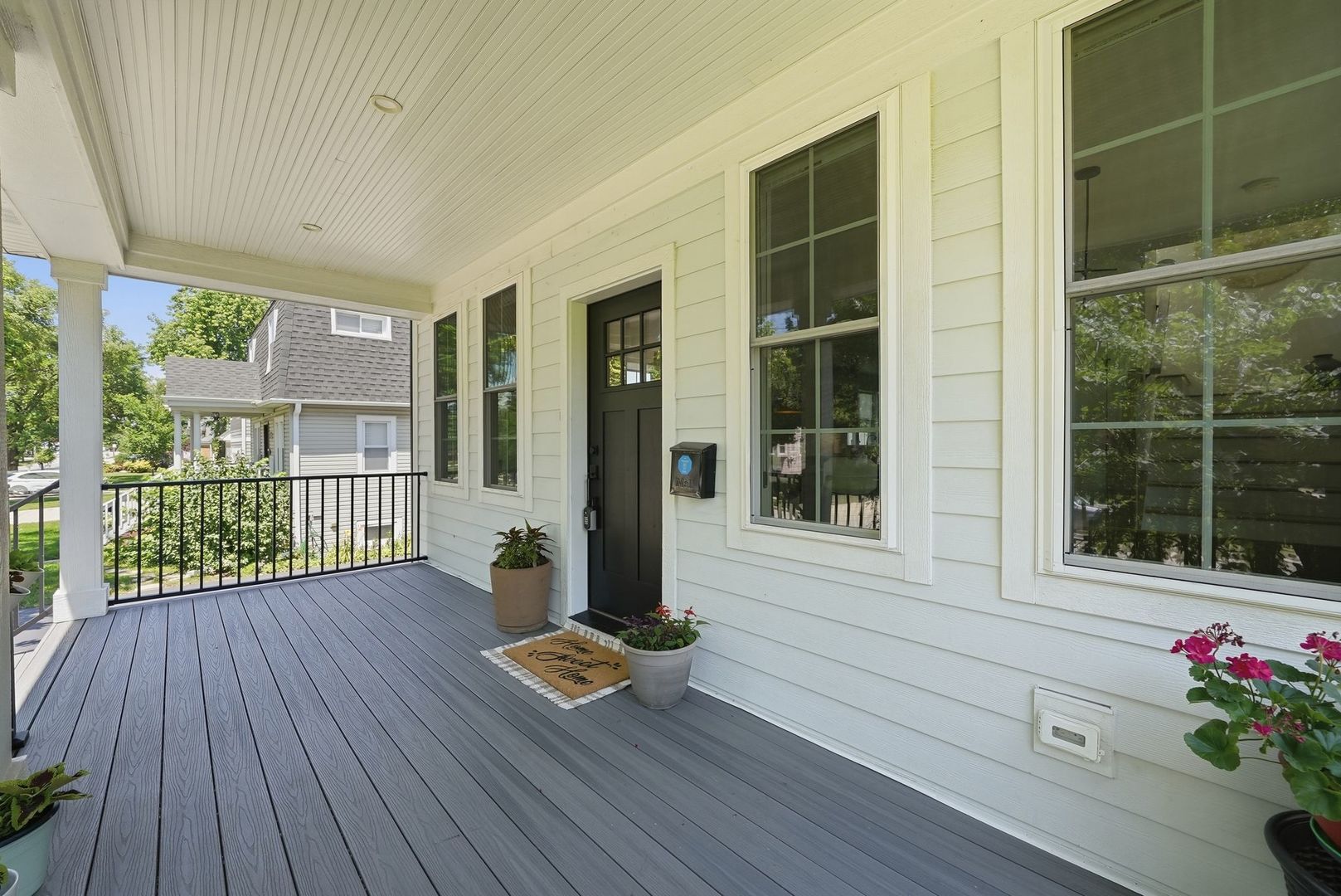 407 S West Avenue Property Photo 5