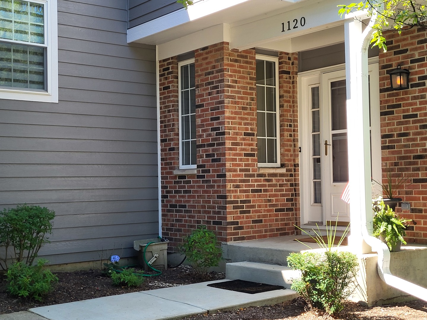 1120 S Parkside Drive Property Photo 1