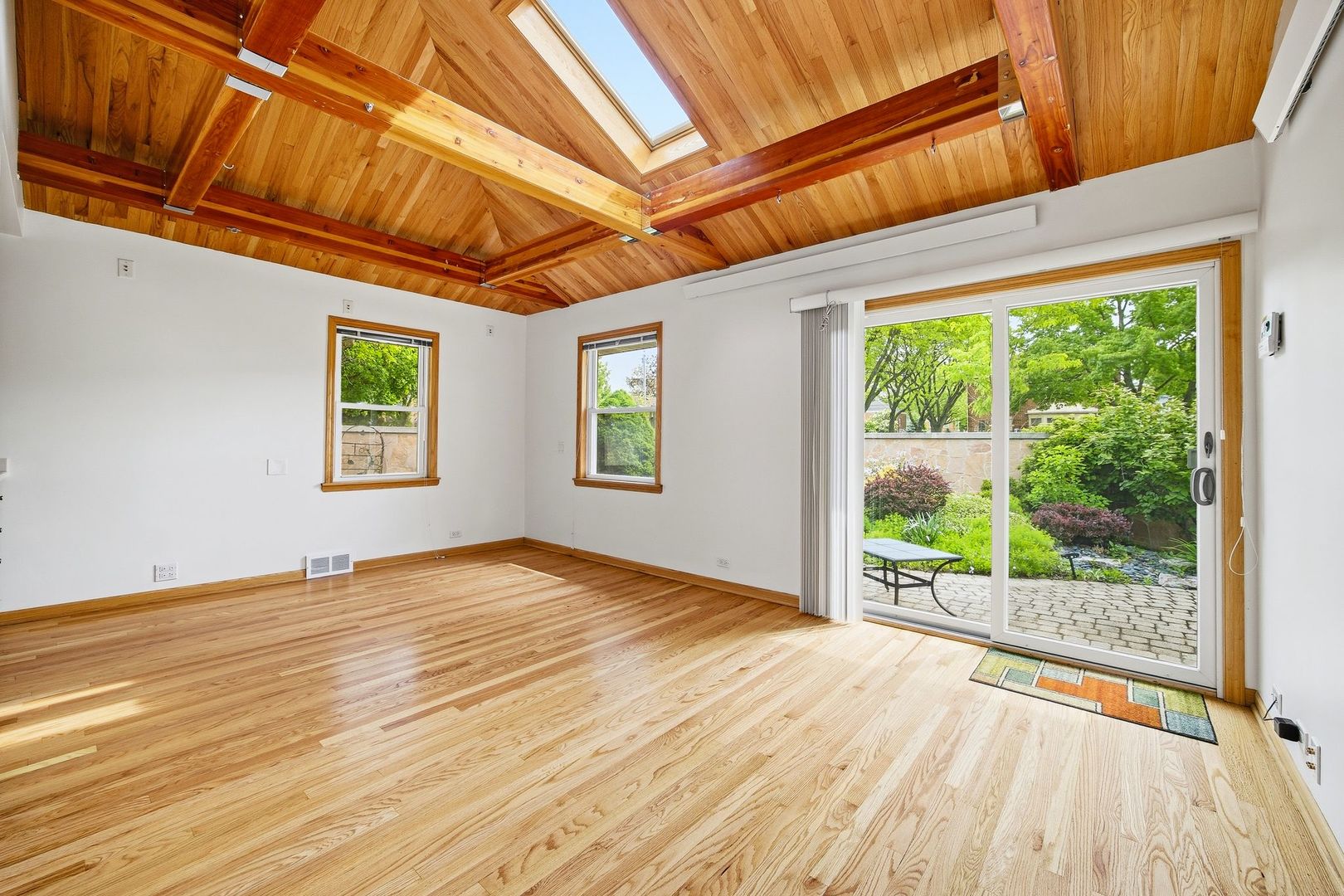 1758 N Natoma Avenue Property Photo 20
