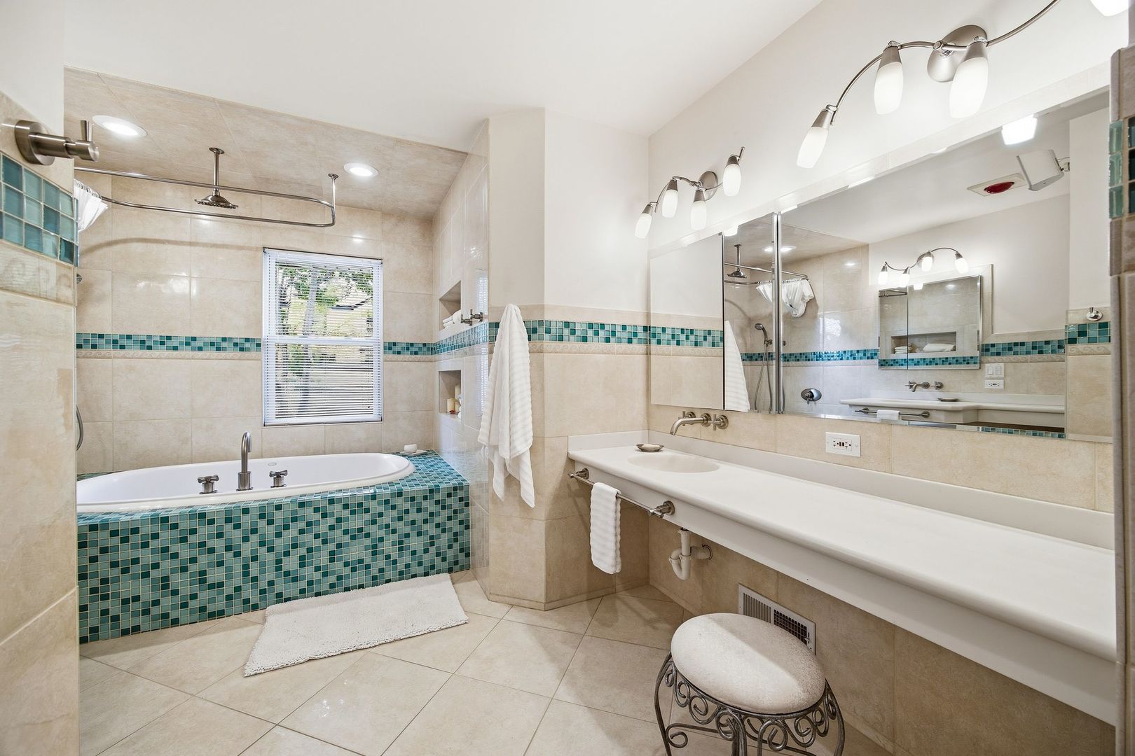 1758 N Natoma Avenue Property Photo 25