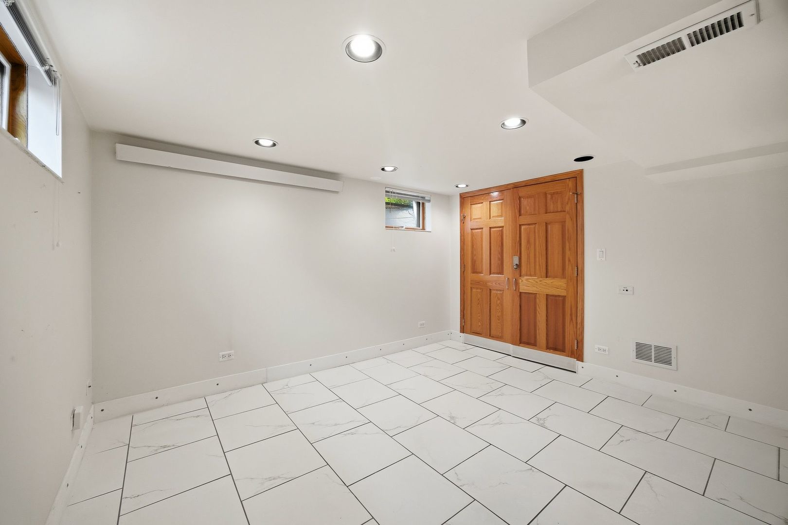 1758 N Natoma Avenue Property Photo 40