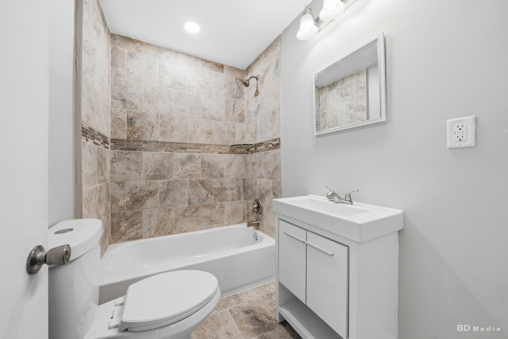 3112 Halsted Street Property Photo 5