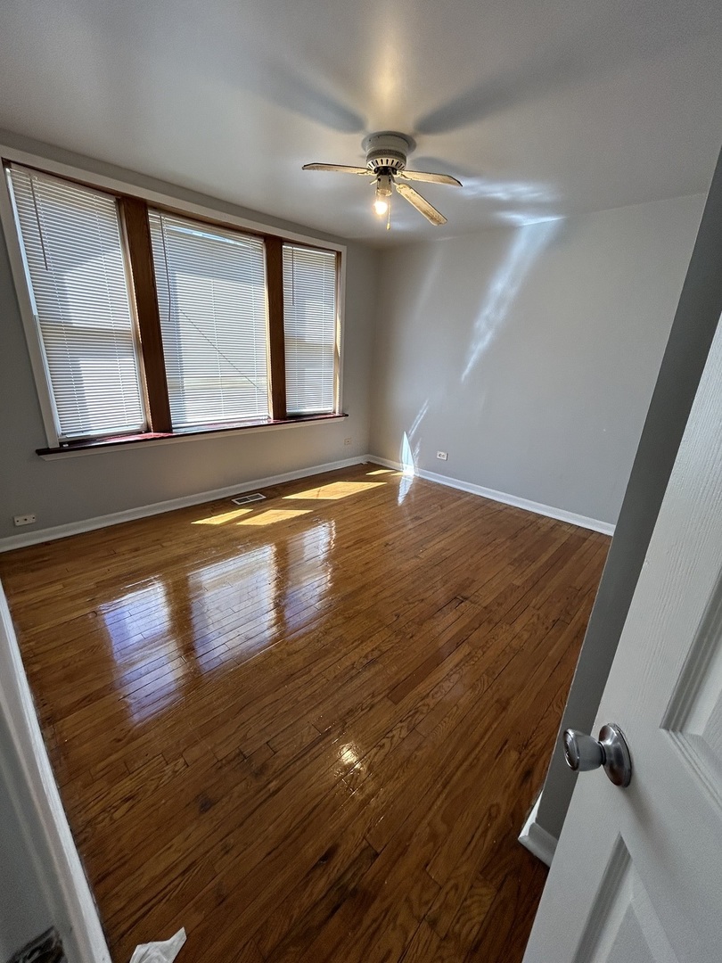 9036 S Dauphin Avenue 1s Property Photo 3