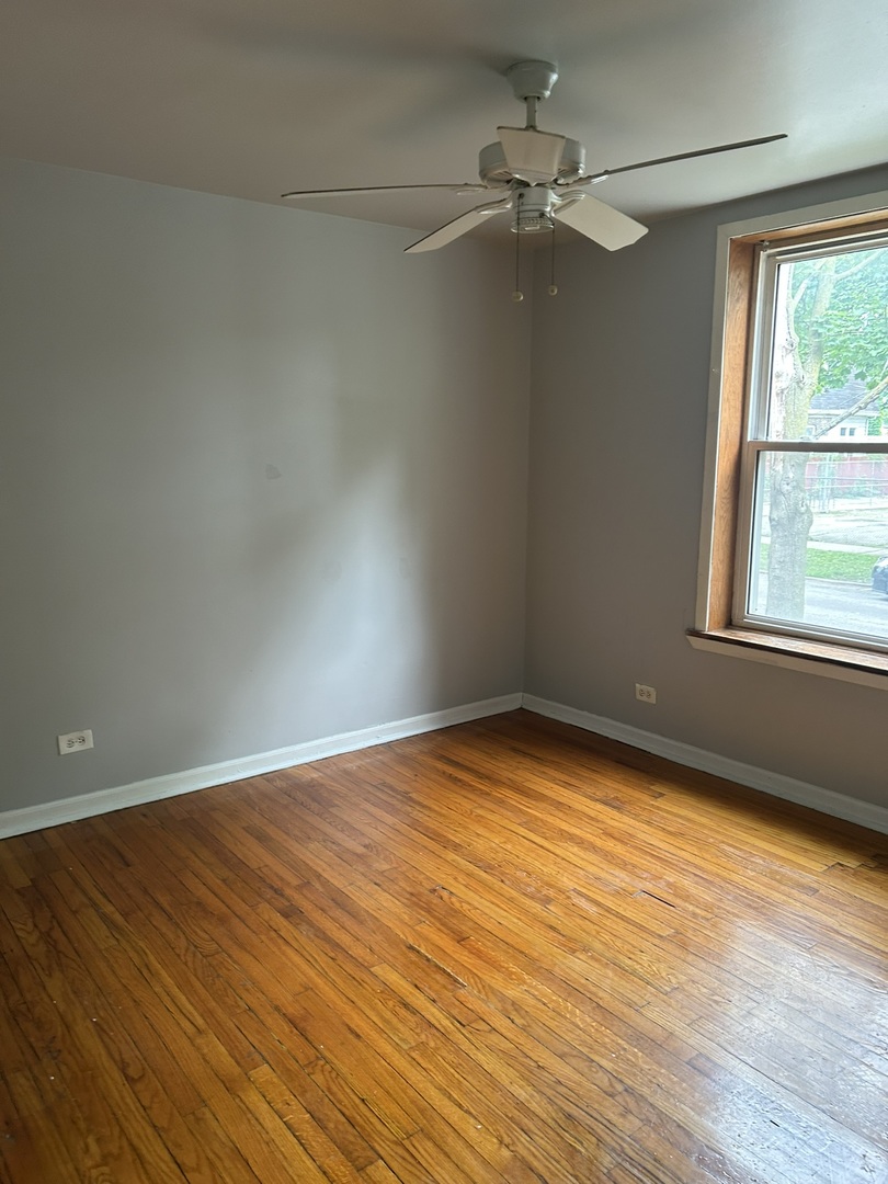 9032 S Dauphin Avenue 1n Property Photo 4