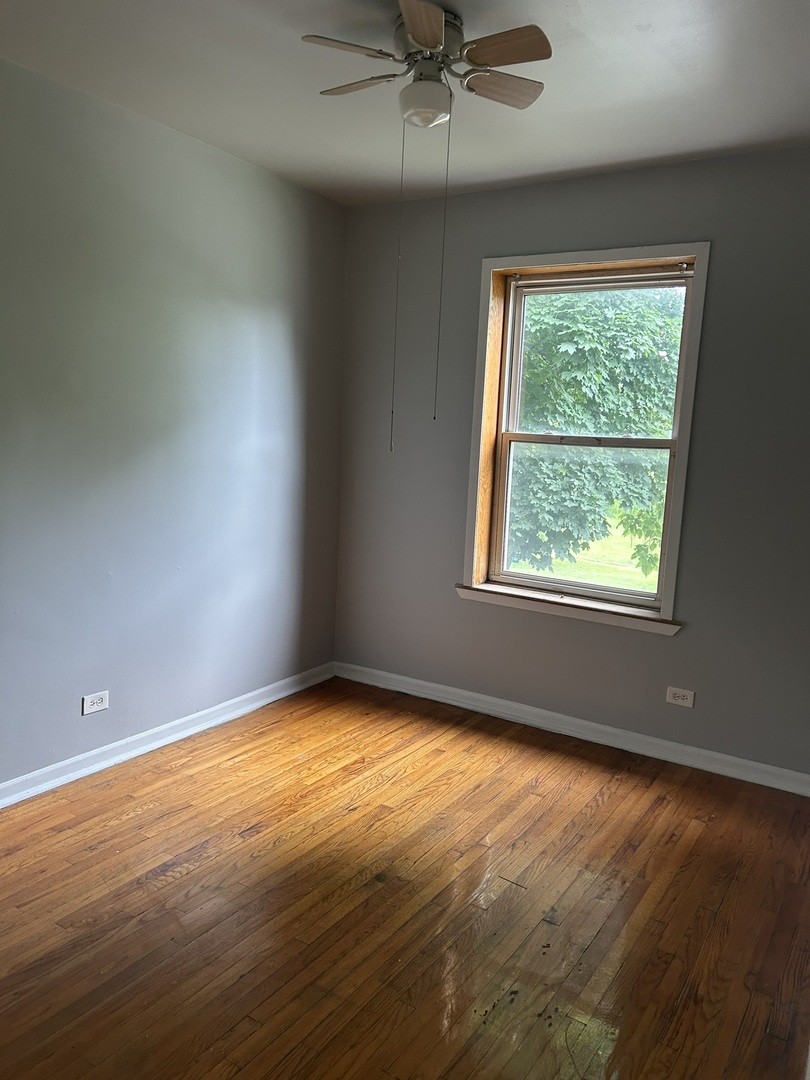 9032 S Dauphin Avenue 2n Property Photo 3