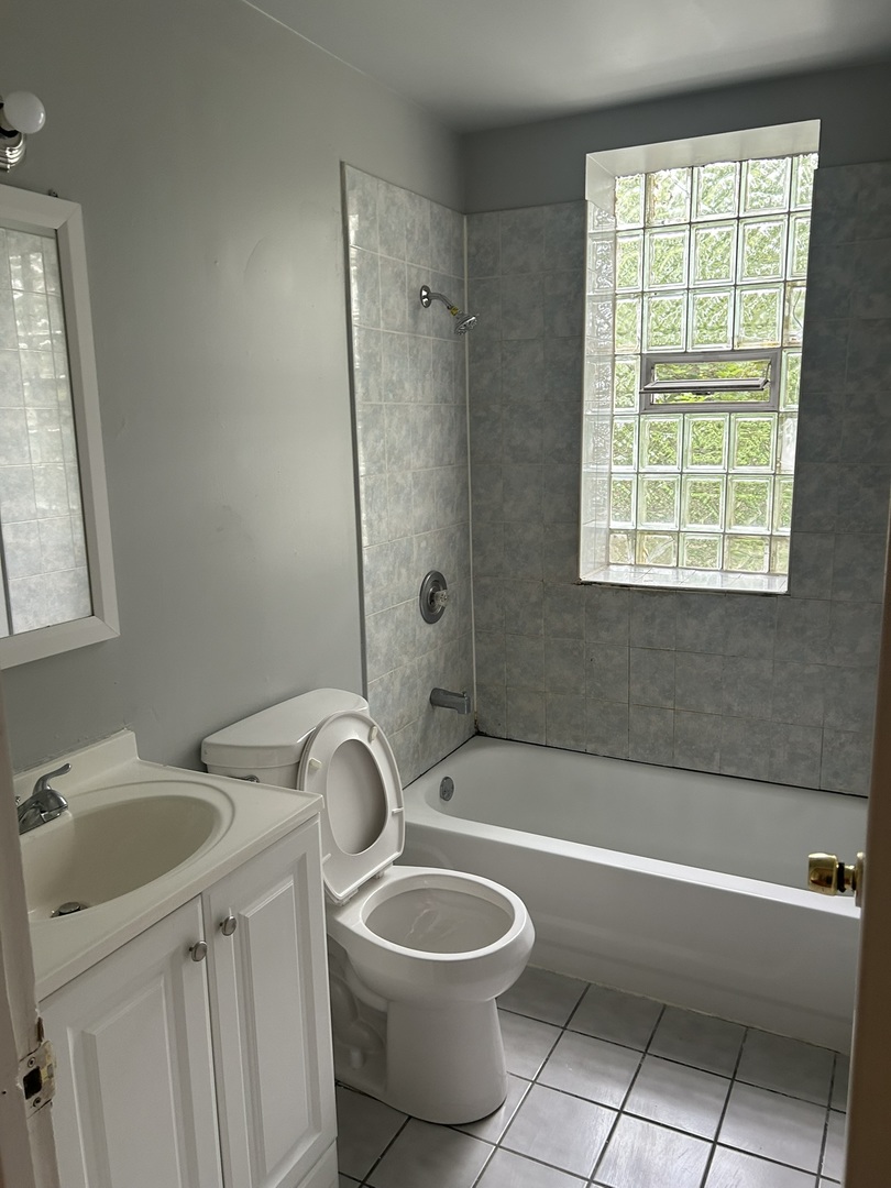 9032 S Dauphin Avenue 2n Property Photo 6