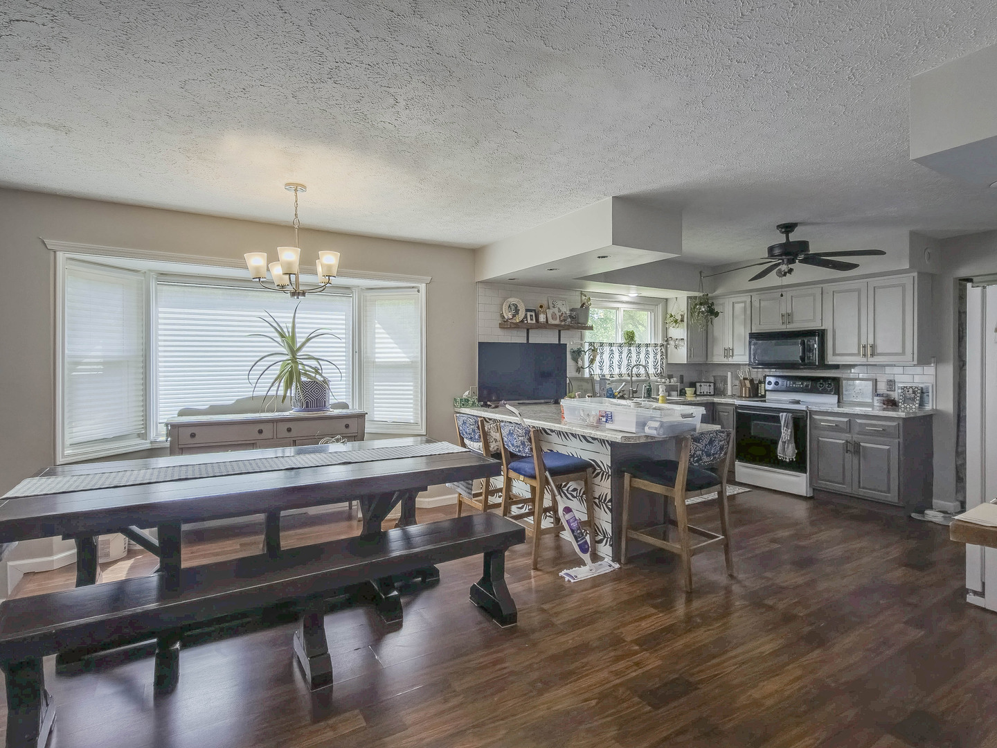 4455 Amesbury Drive Property Photo 9