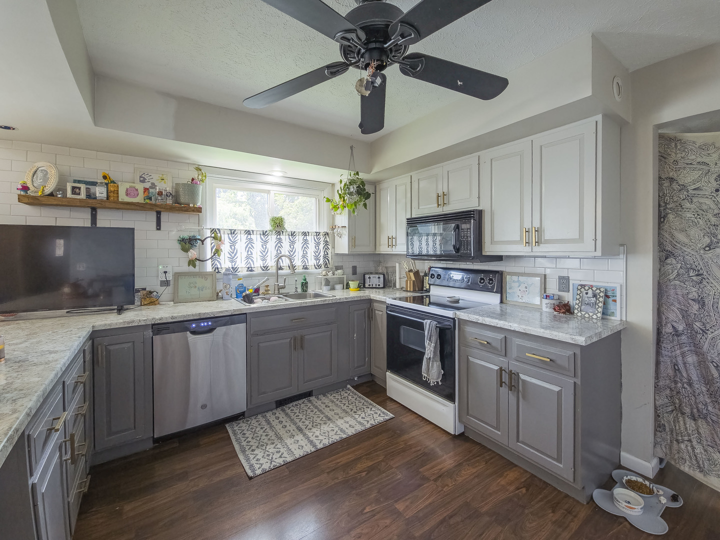 4455 Amesbury Drive Property Photo 11