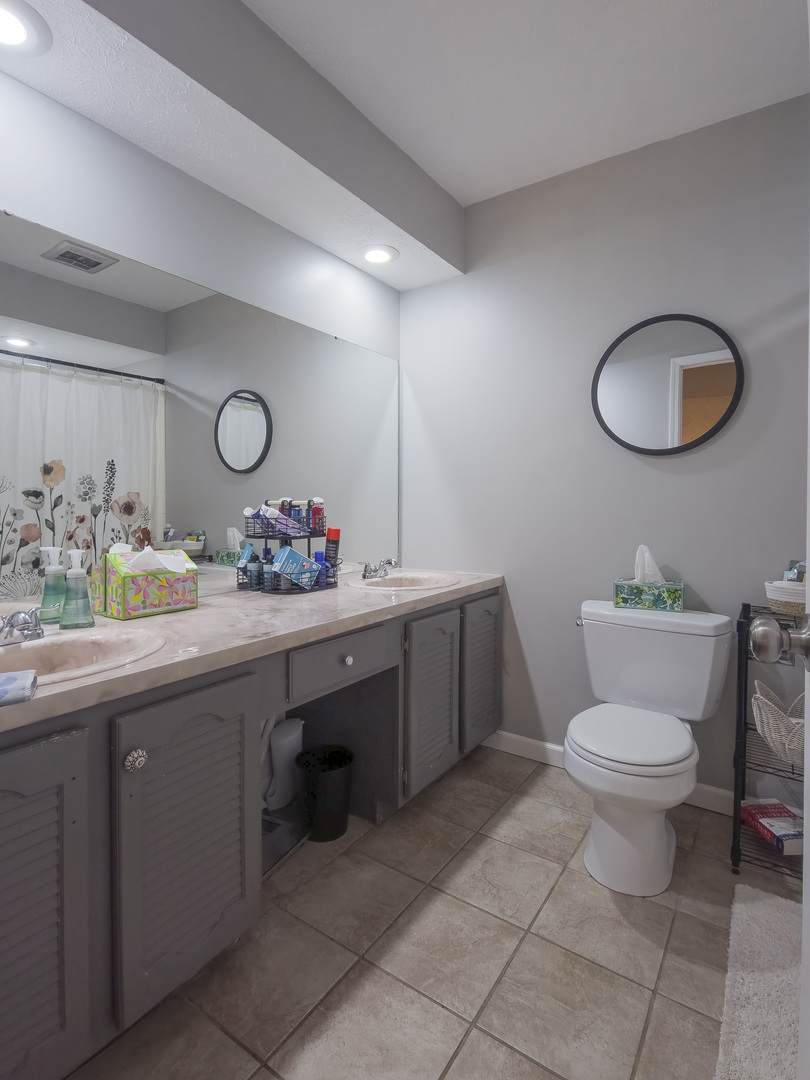 4455 Amesbury Drive Property Photo 19
