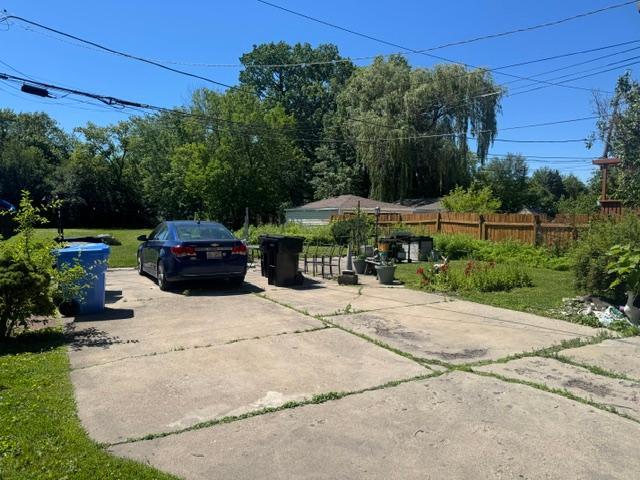 4060 N Mobile Avenue Property Photo 3