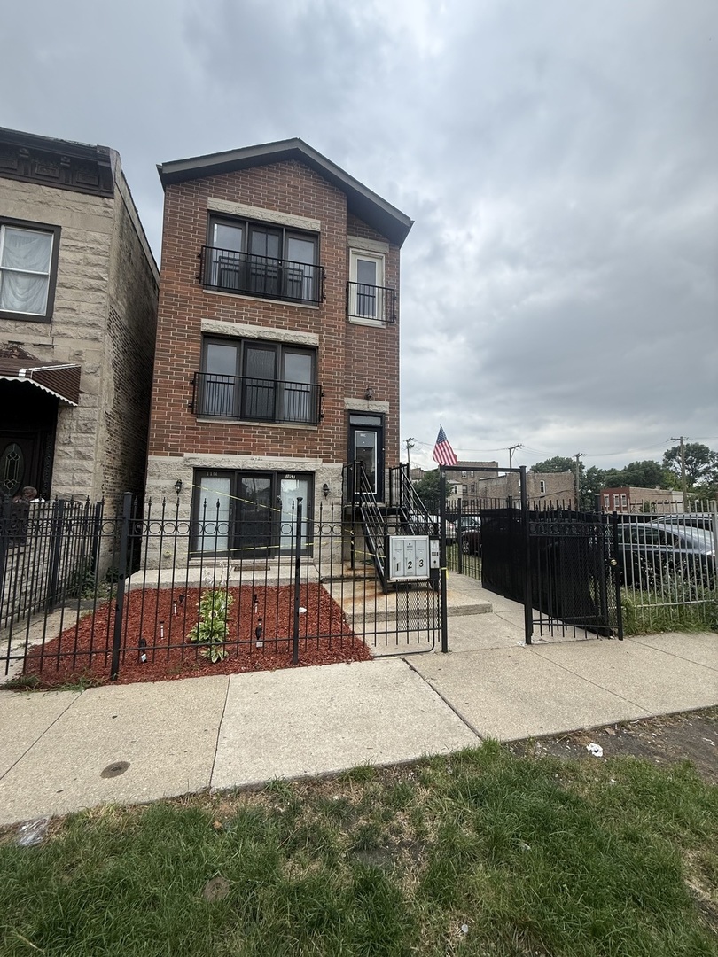 1114 S Albany Avenue 2 Property Photo 1