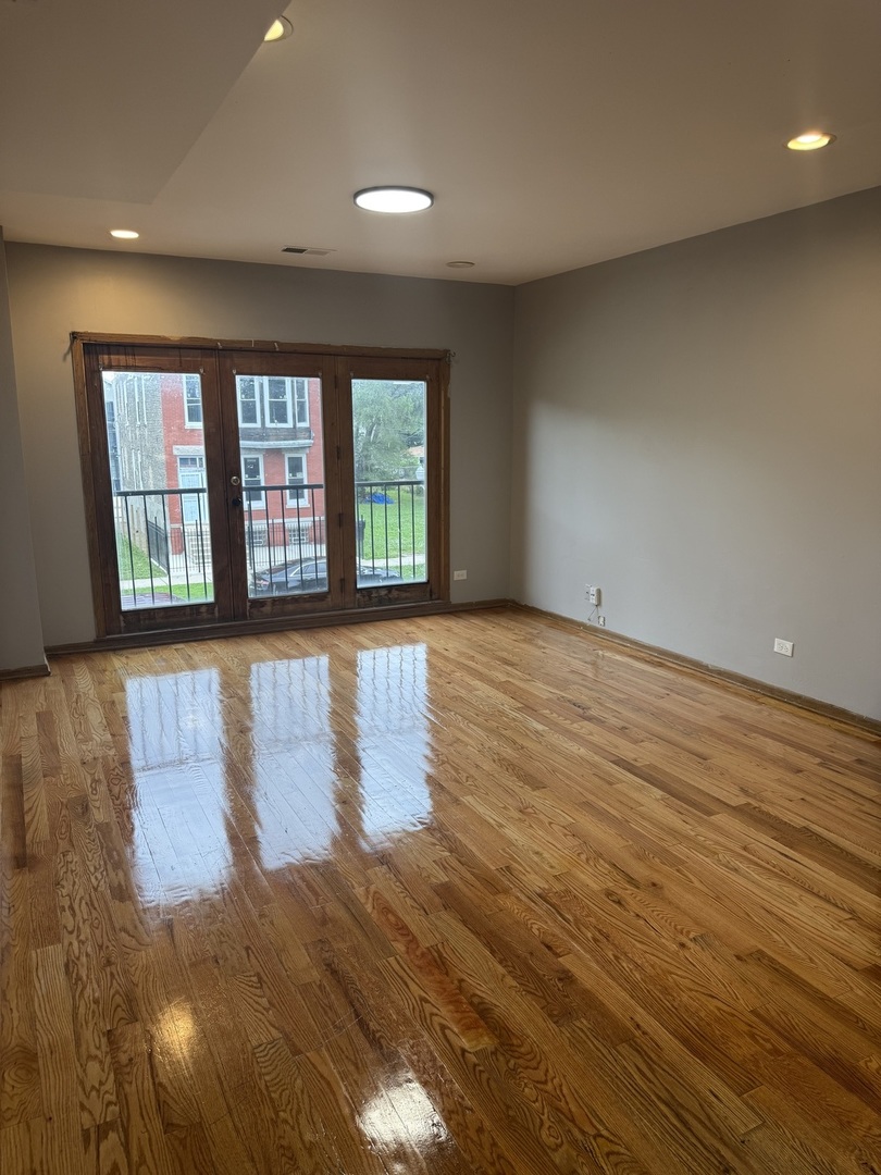 1114 S Albany Avenue 2 Property Photo 3
