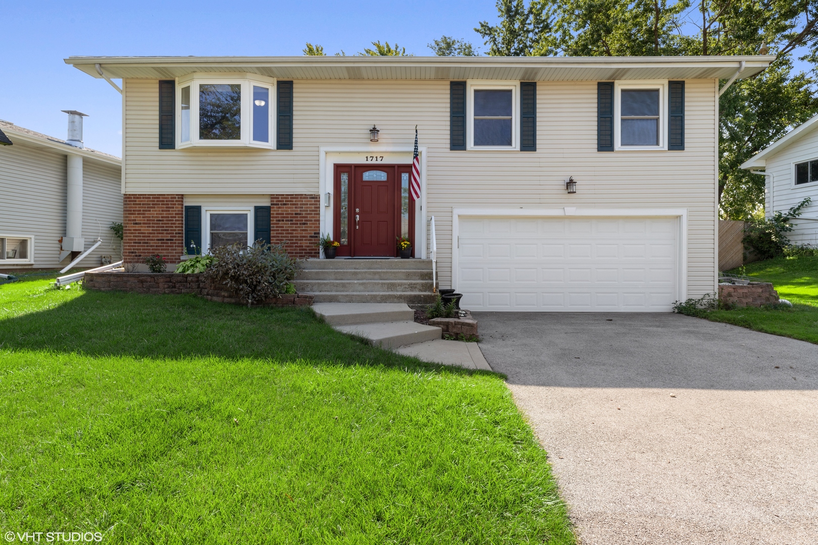 1717 Glen Lake Road Property Photo 1