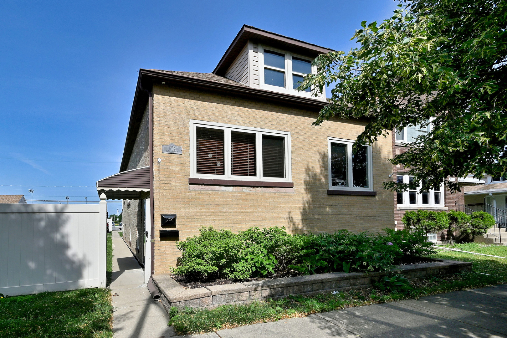 1012 N 24th Avenue Property Photo 1