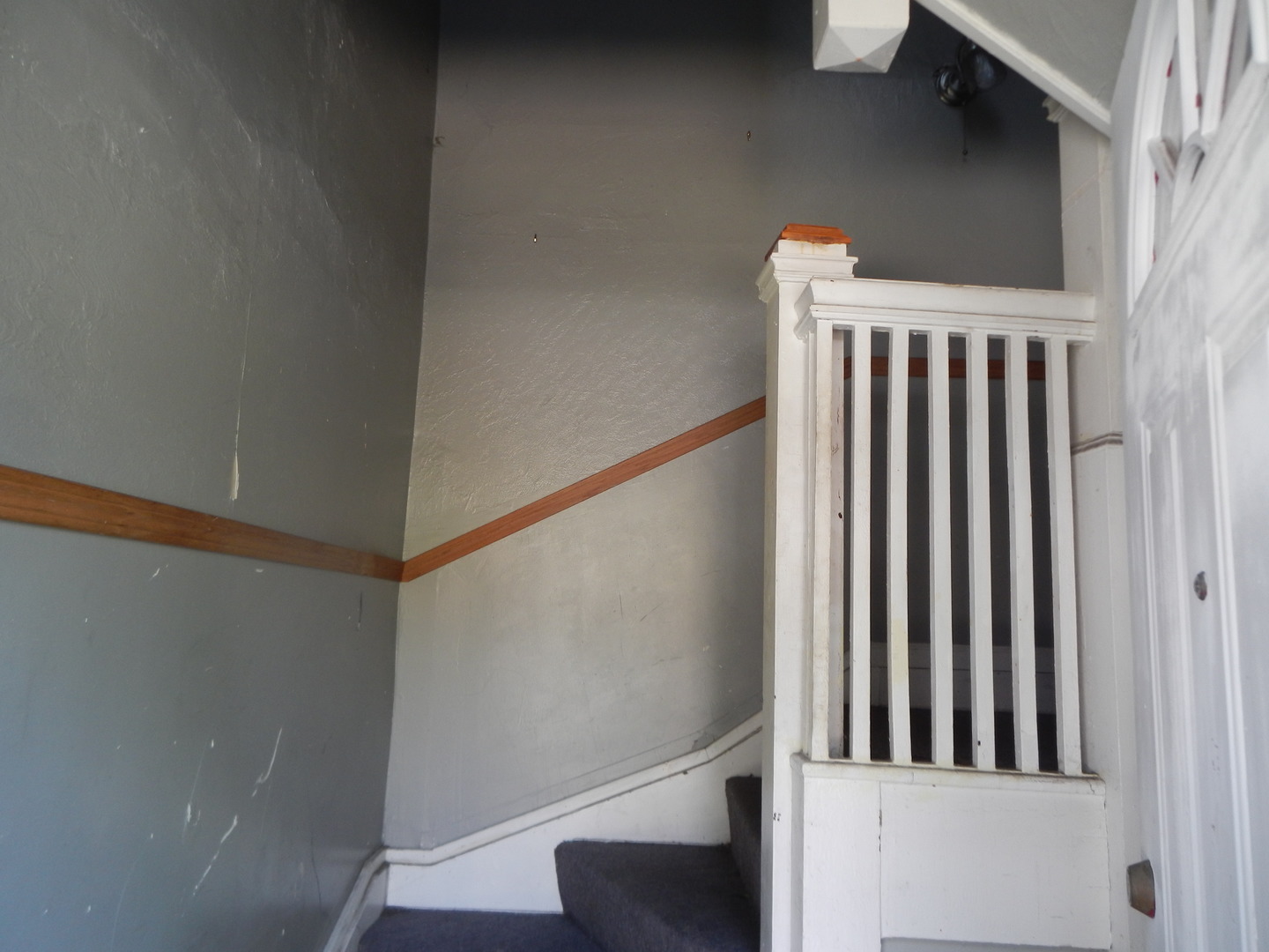 6419 S Maplewood Avenue Property Photo 4