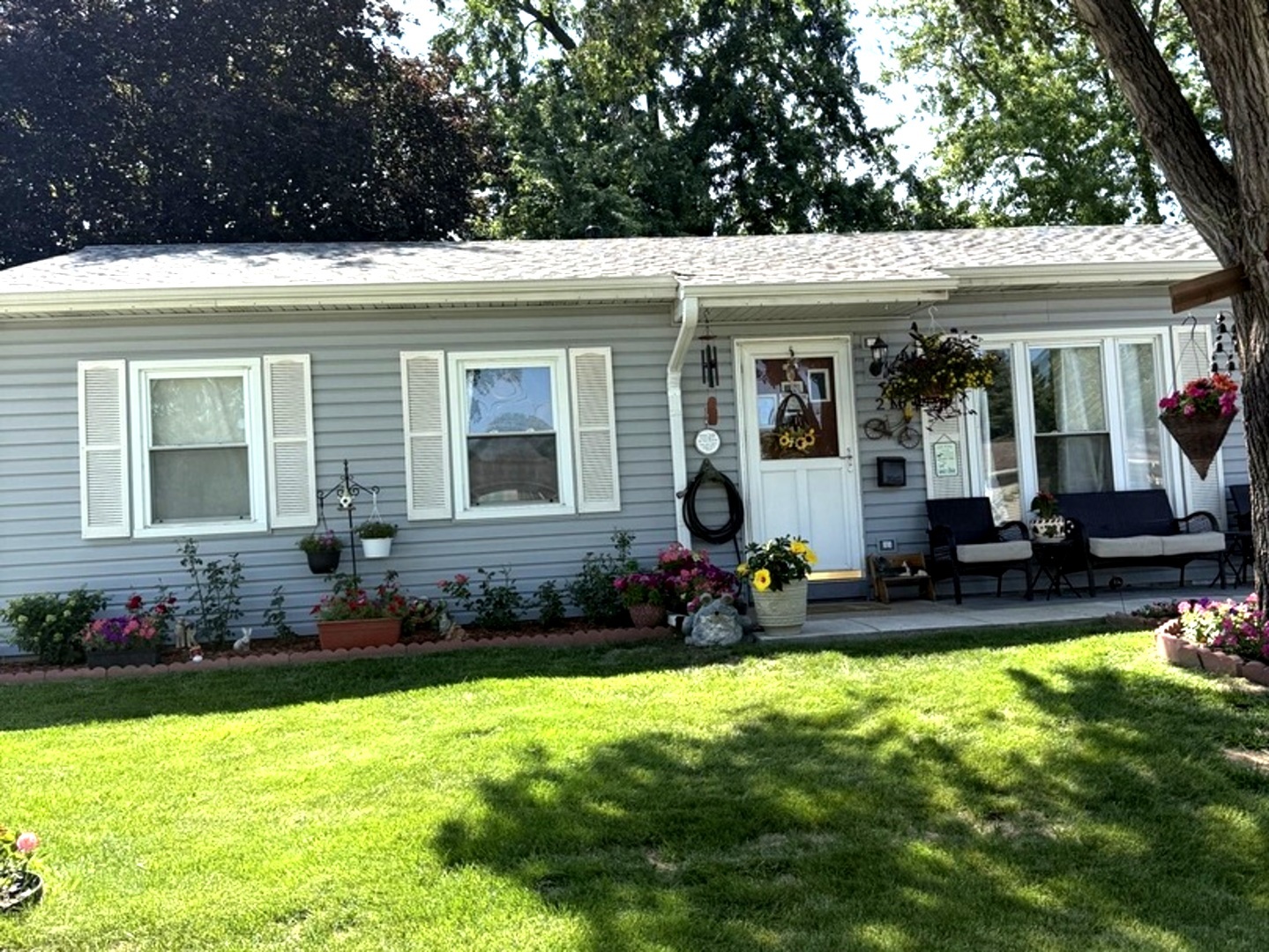 216 Linden Avenue Property Photo 1