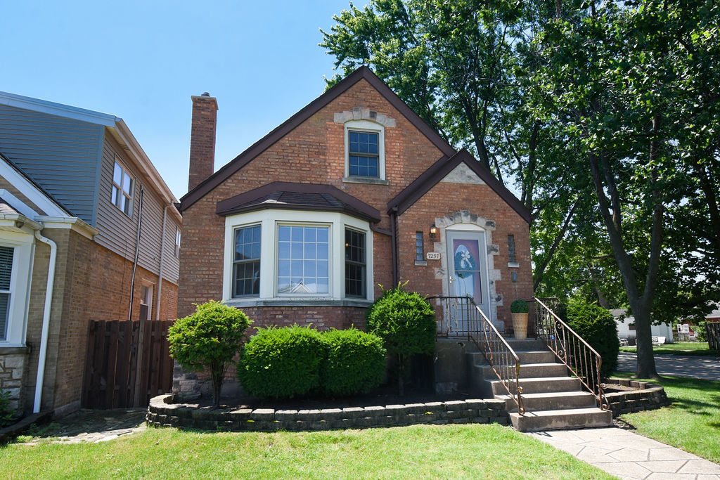 7257 W Fitch Avenue Property Photo 1