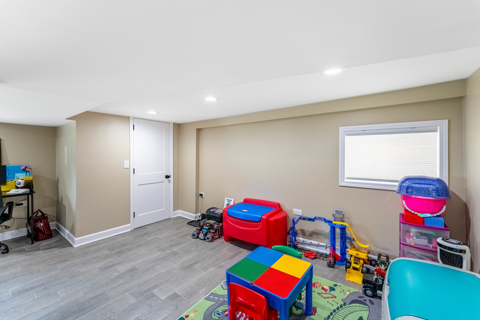 3747 N Oleander Avenue Property Photo 24