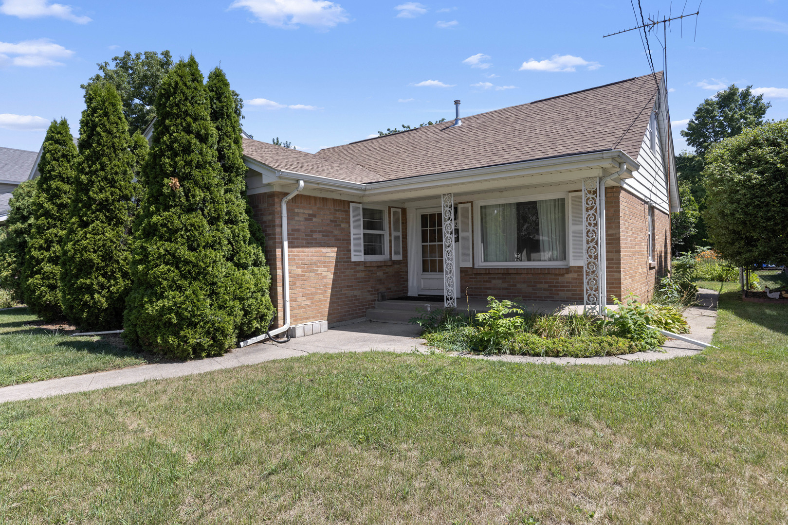 321 N London Avenue Property Photo 2
