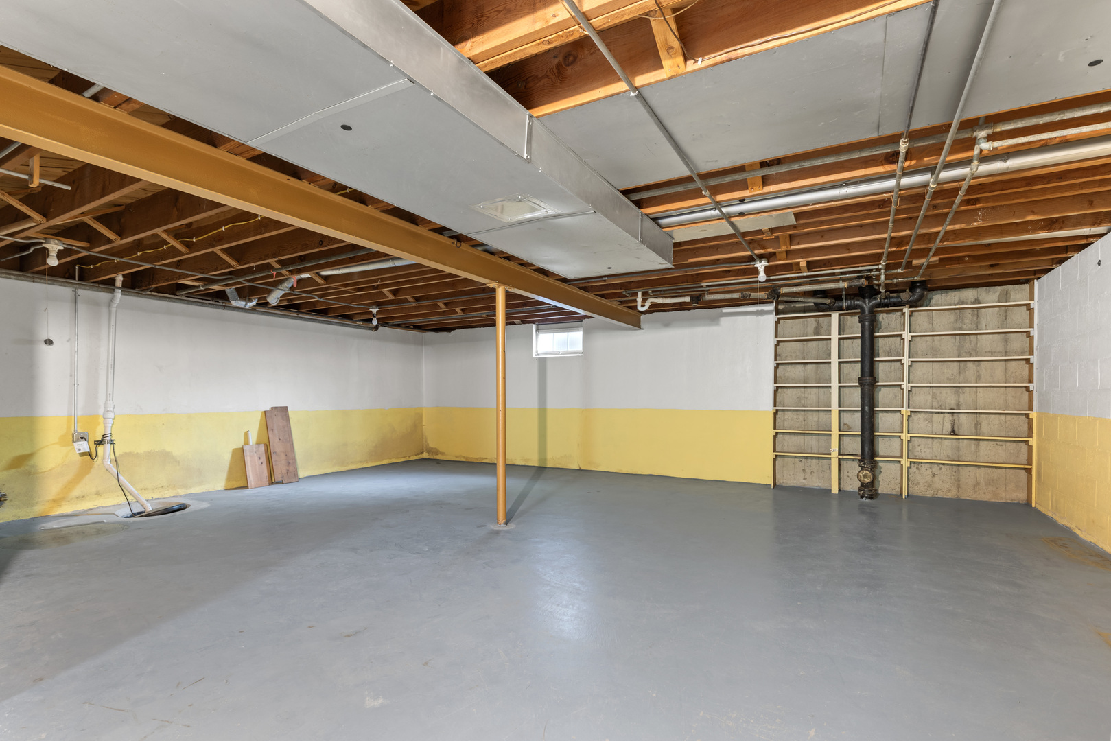 321 N London Avenue Property Photo 13