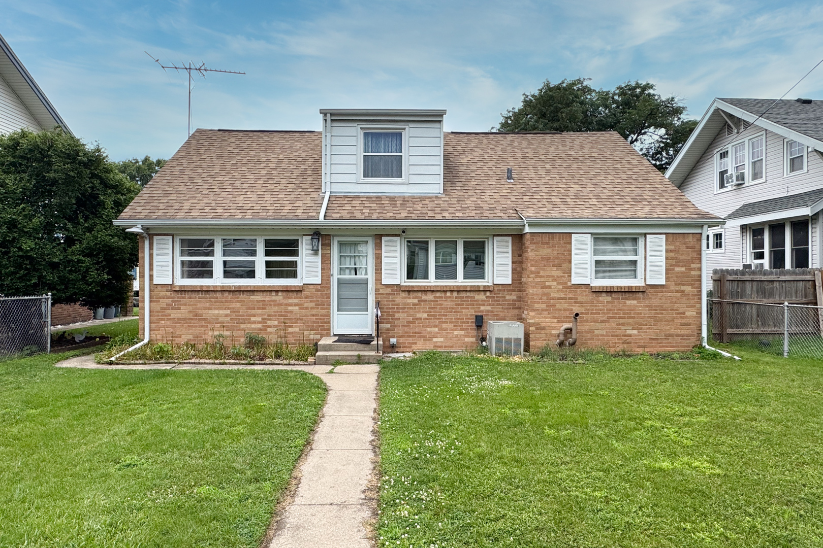321 N London Avenue Property Photo 17