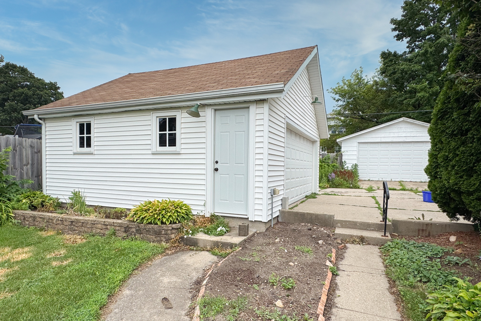 321 N London Avenue Property Photo 19