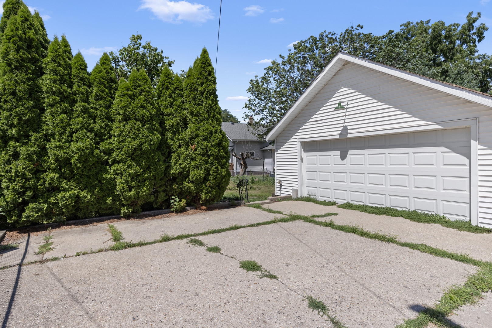 321 N London Avenue Property Photo 21