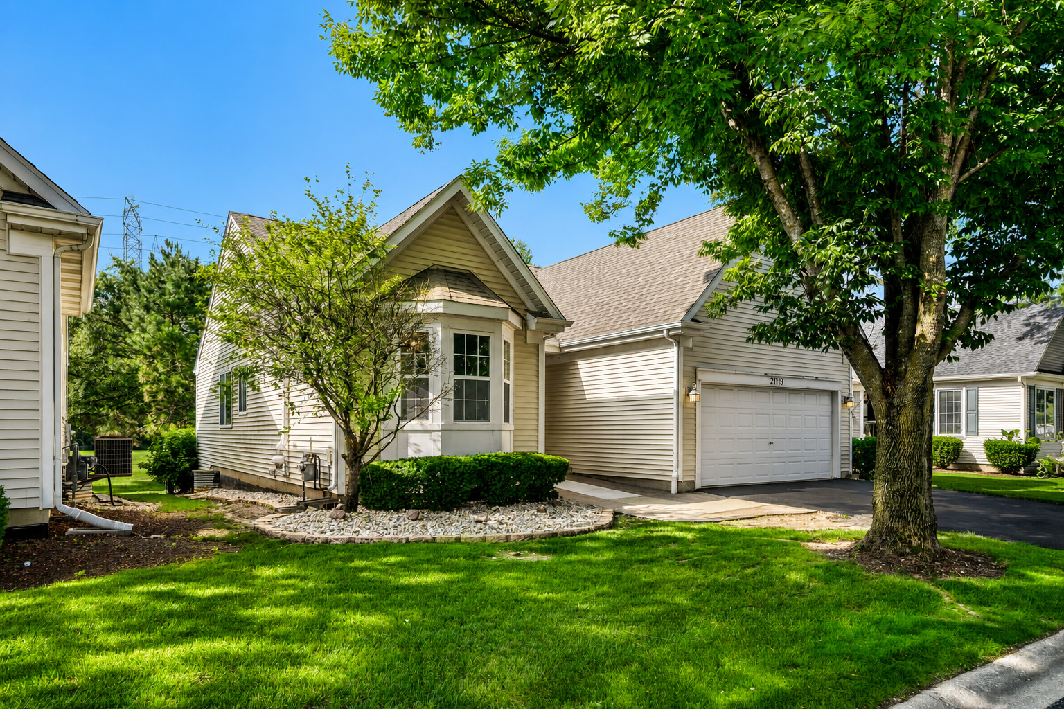 21119 W Walnut Lane Property Photo 1