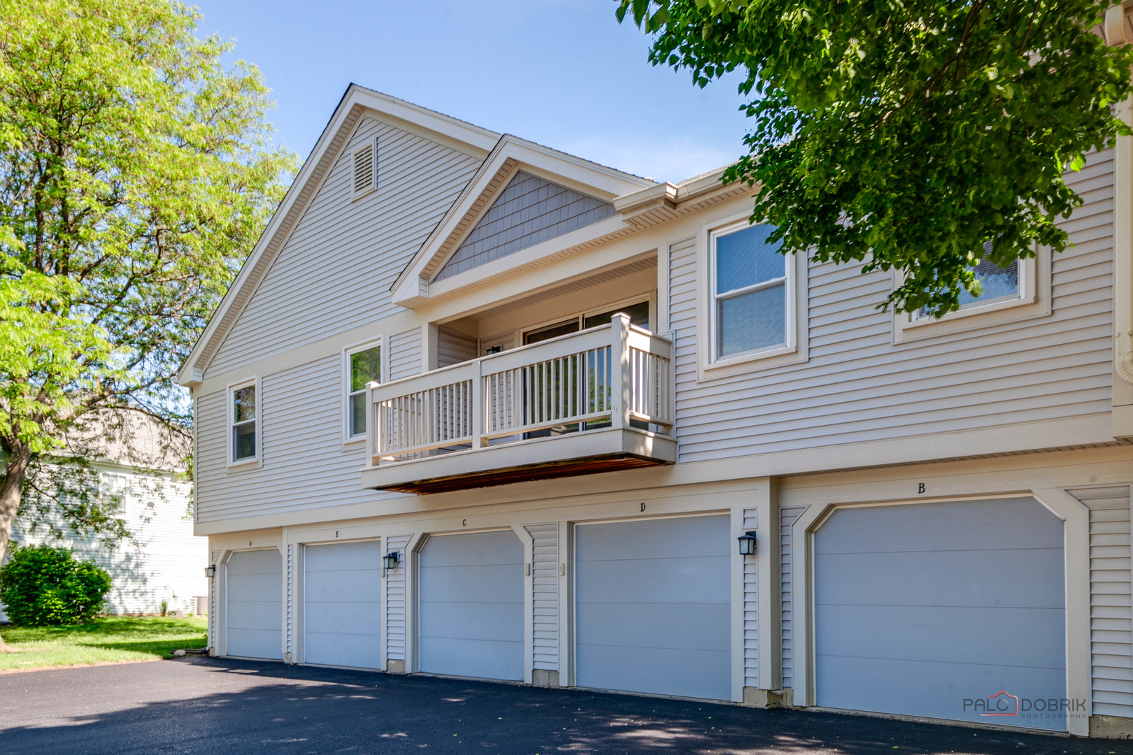 1209 Bradwell Lane E Property Photo 3