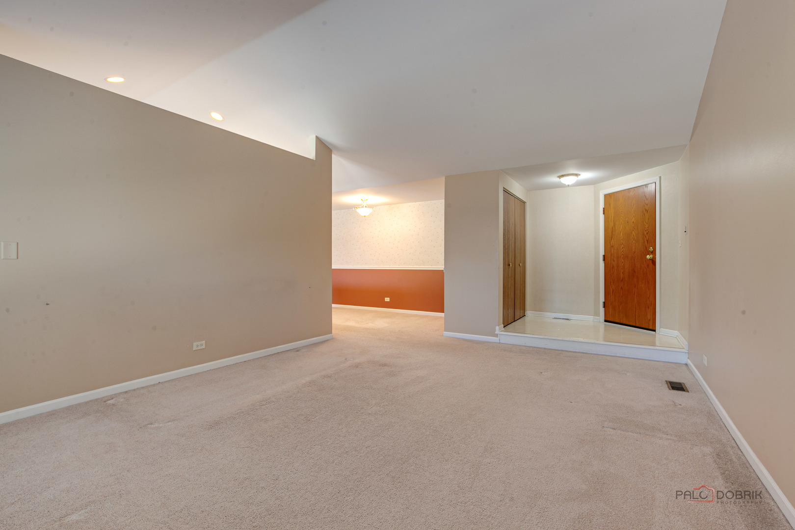 1209 Bradwell Lane E Property Photo 6