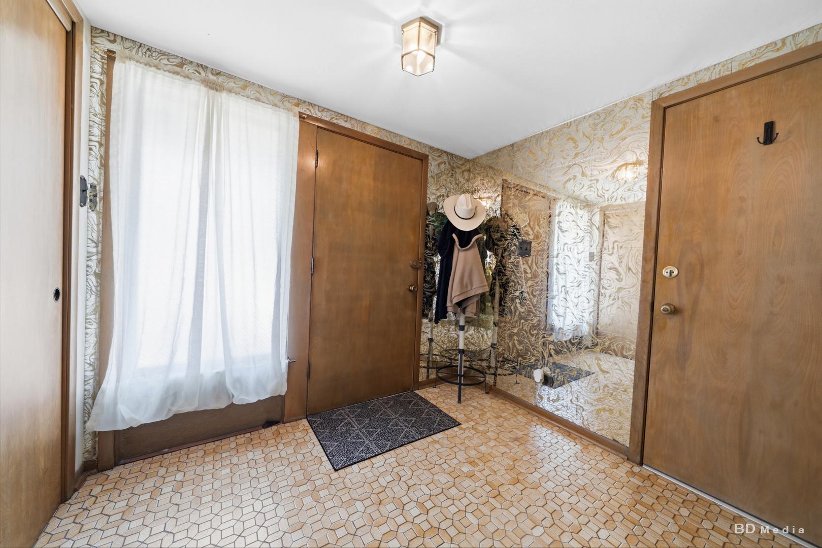 5539 La Palm Drive Property Photo 4