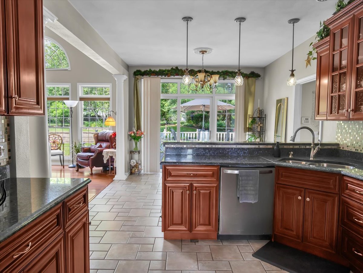 8532 Suffolk Drive Property Photo 11