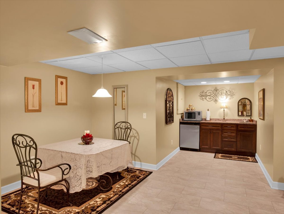 8532 Suffolk Drive Property Photo 22