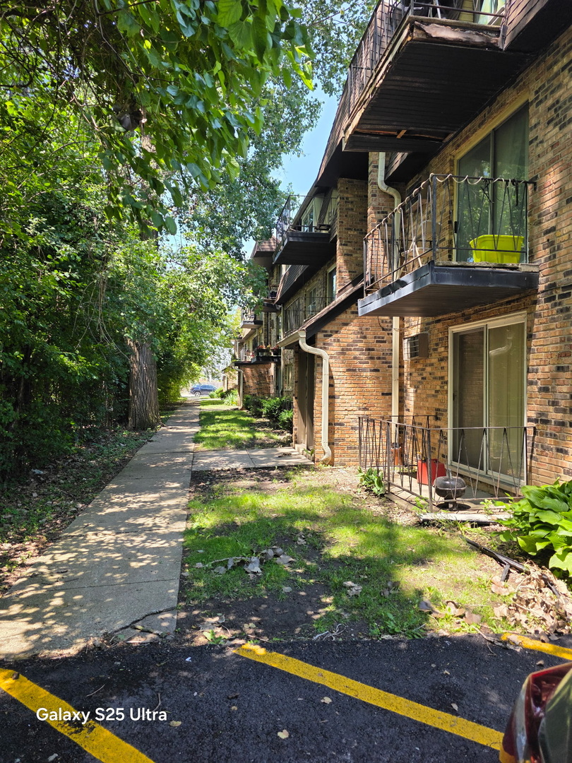 8525 S Kedzie Street 106 Property Photo 1