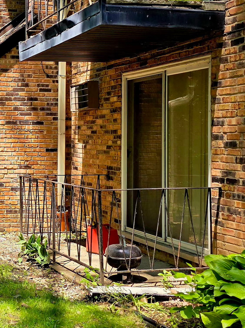 8525 S Kedzie Street 106 Property Photo 2