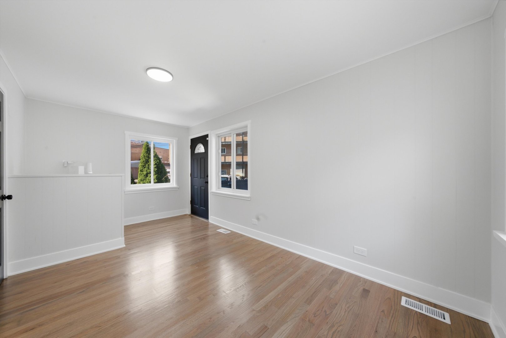 6332 N Mobile Avenue Property Photo 11