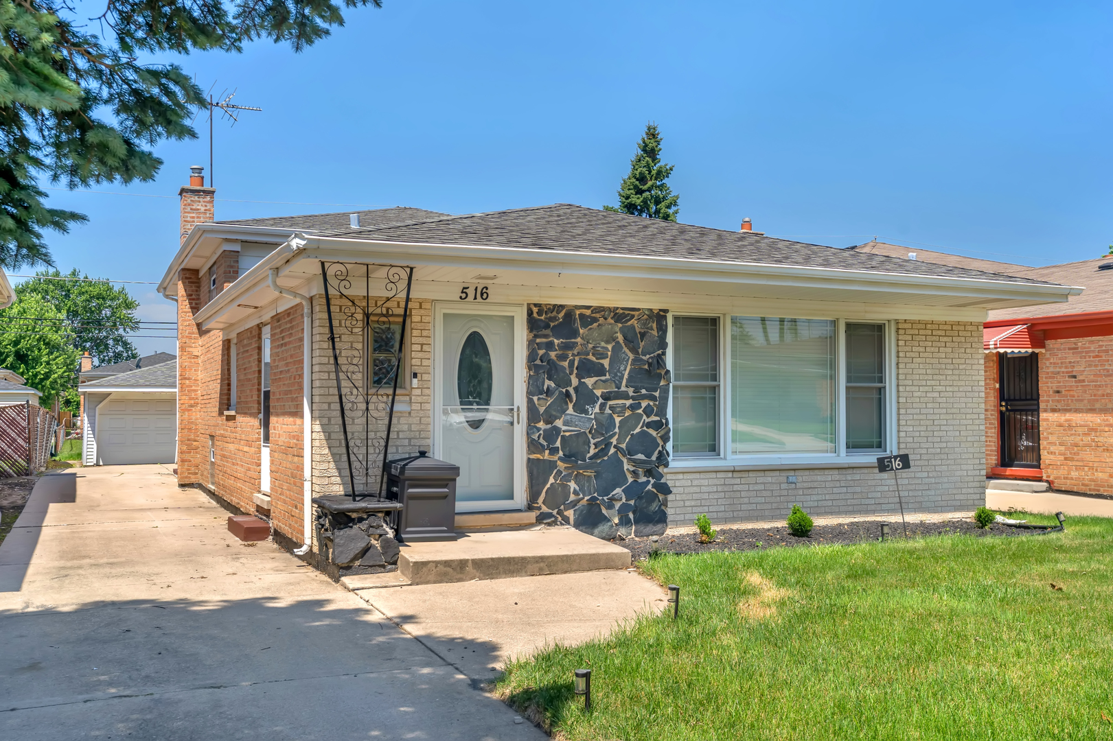 516 Exchange Avenue Property Photo 1