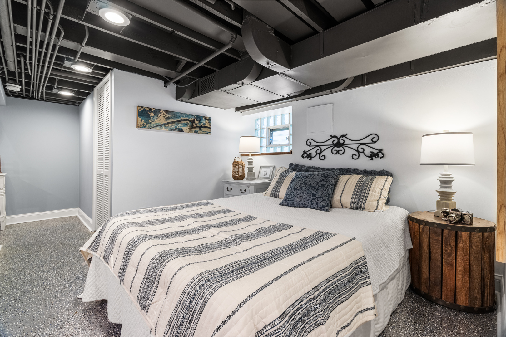 6470 N Newcastle Avenue Property Photo 42