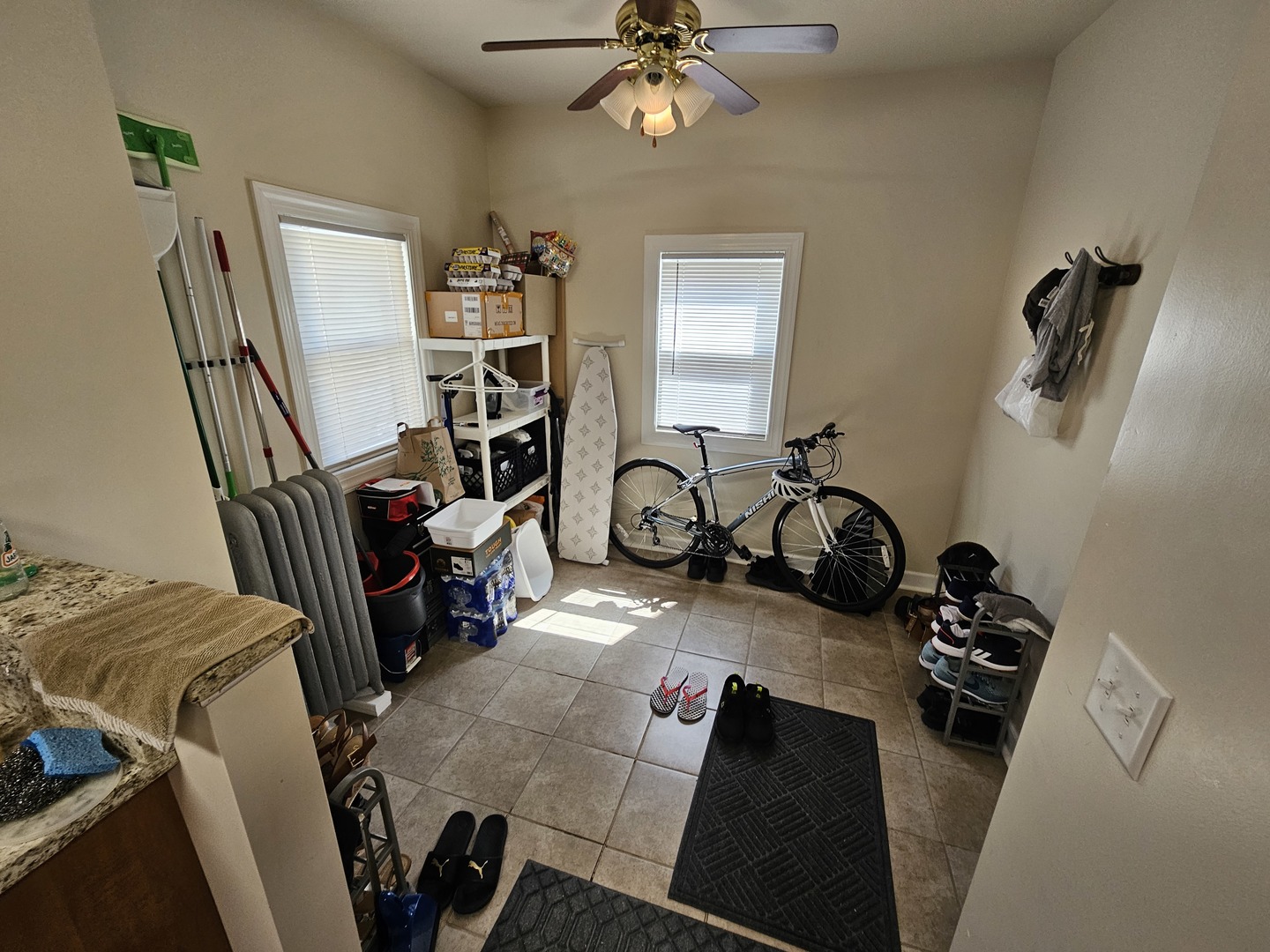 3851 N Laramie Avenue Property Photo 6