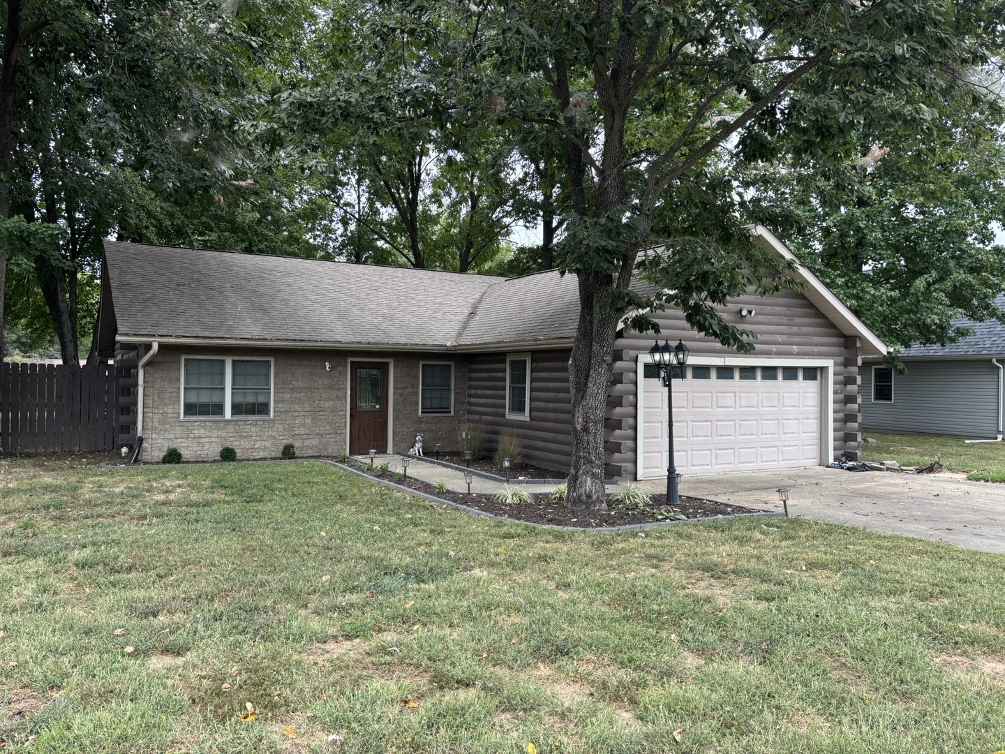 300 Noah Lane Property Photo 1