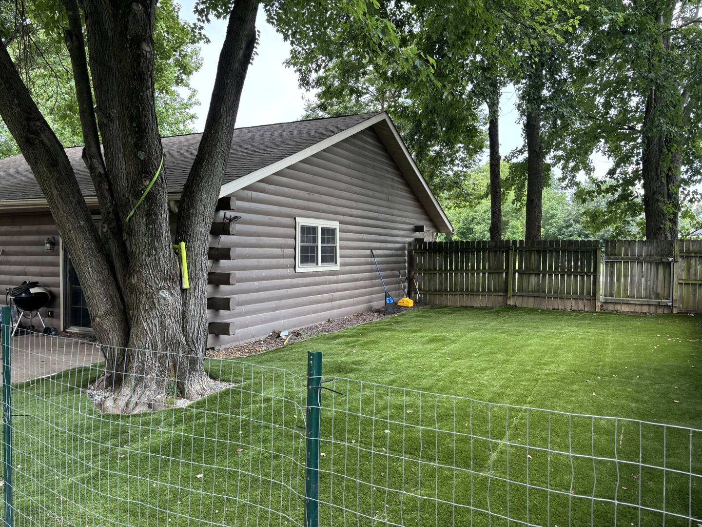 300 Noah Lane Property Photo 4