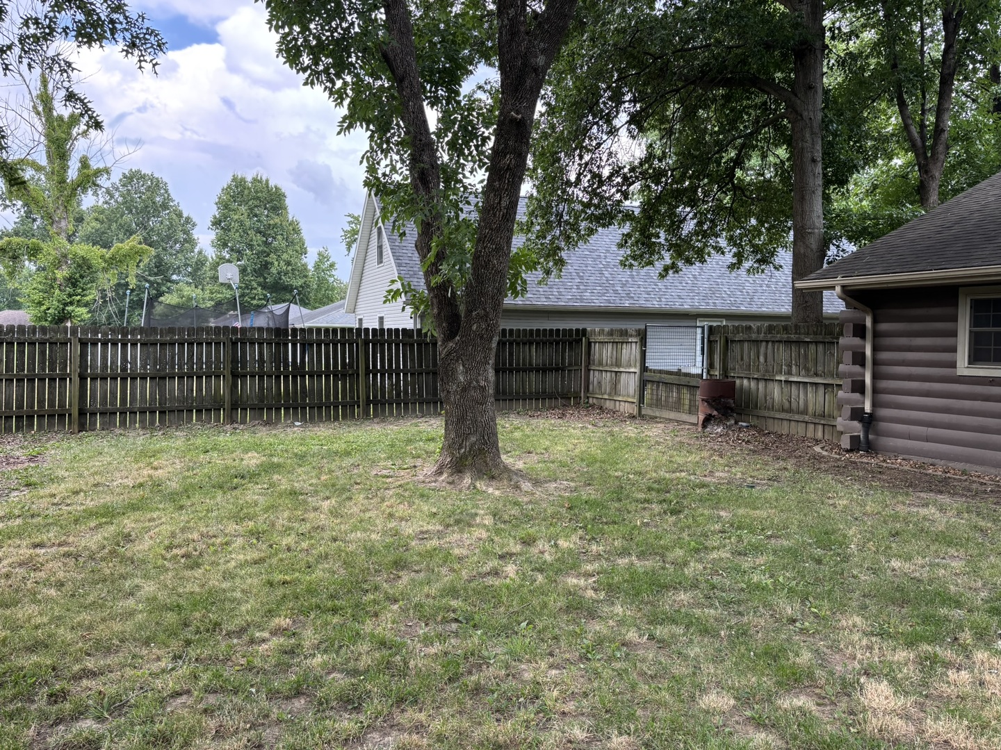 300 Noah Lane Property Photo 5