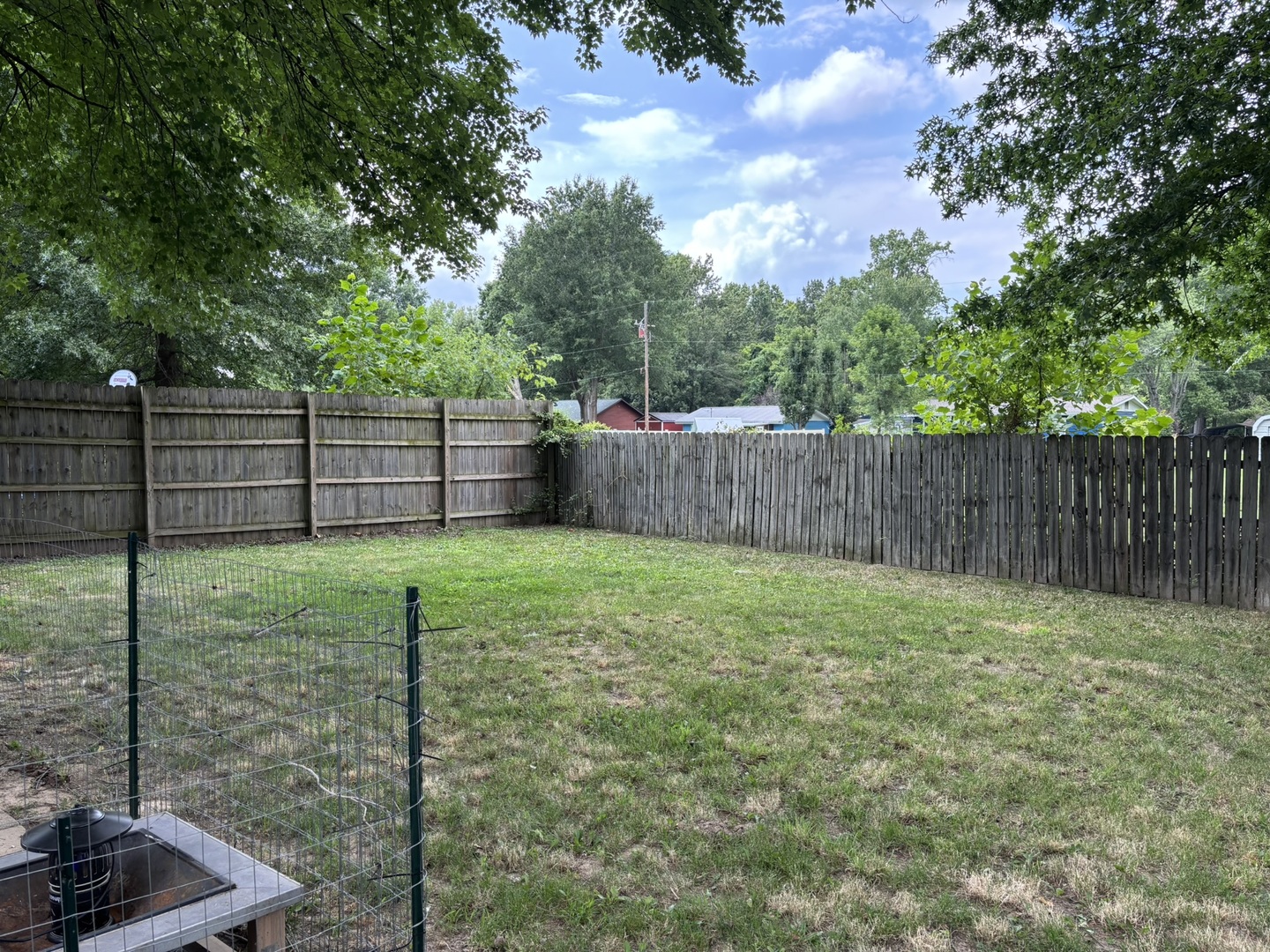 300 Noah Lane Property Photo 6
