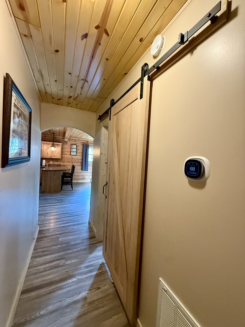 300 Noah Lane Property Photo 12